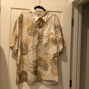 Hawaiian print button down shirt